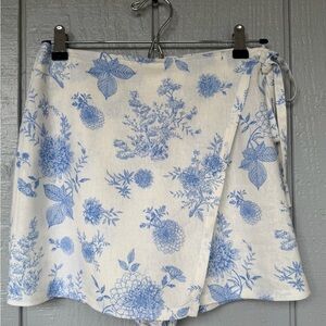 Francesca's small linen Wrap it up Skort in cornflower Blue & cream side zip